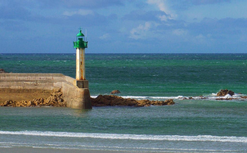 travaux de rénovation pour le phare de mogueriec par novello